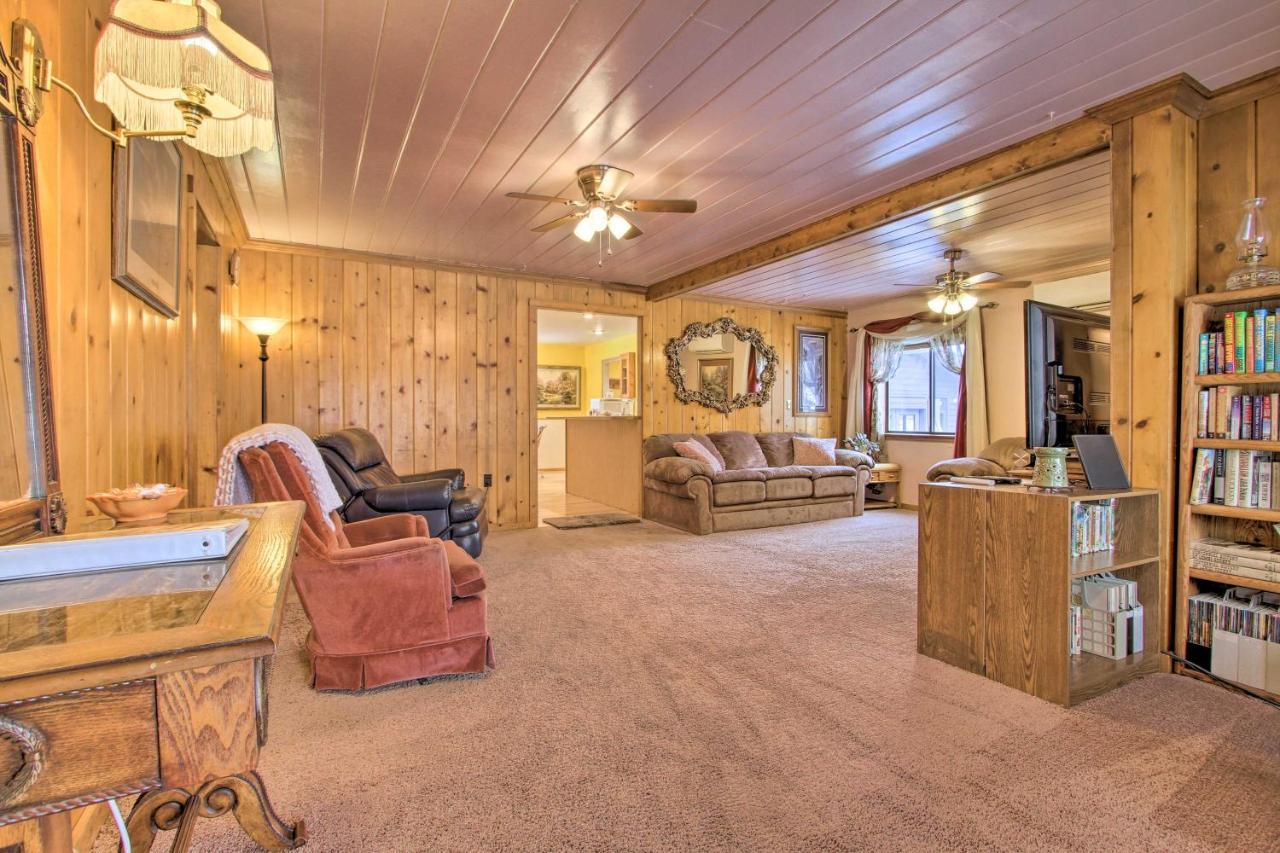 Cozy Home With Hot Tub Half Mi To Salmon River! Esterno foto