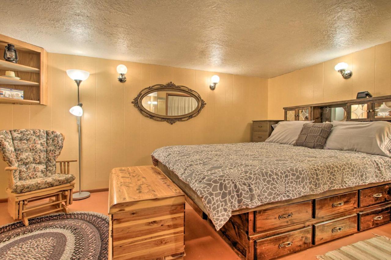 Cozy Home With Hot Tub Half Mi To Salmon River! Esterno foto