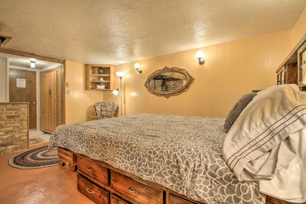 Cozy Home With Hot Tub Half Mi To Salmon River! Esterno foto