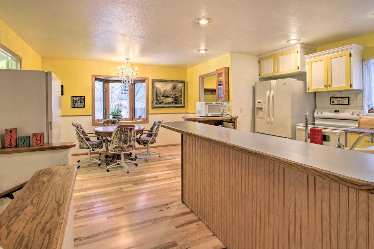 Cozy Home With Hot Tub Half Mi To Salmon River! Esterno foto