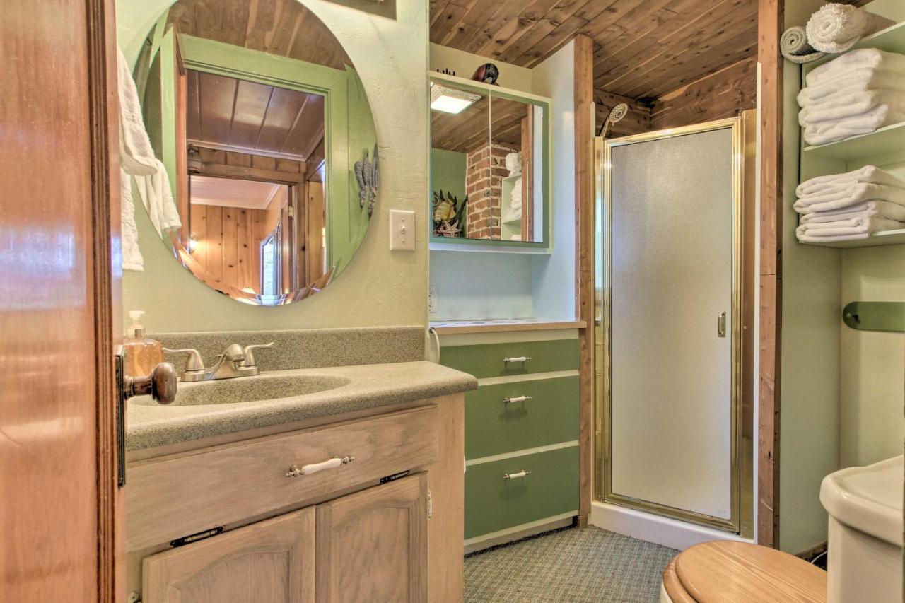 Cozy Home With Hot Tub Half Mi To Salmon River! Esterno foto