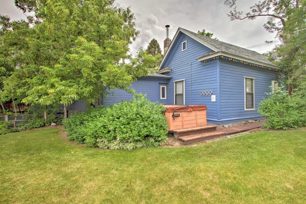 Cozy Home With Hot Tub Half Mi To Salmon River! Esterno foto